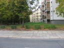 Klicken zum Vergroessern Und auf der anderen Seite mal wieder auf einem Gehweg (ohne Freigabe!)