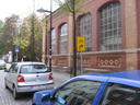 Klicken zum Vergroessern Hinter der Markthalle nach rechts.