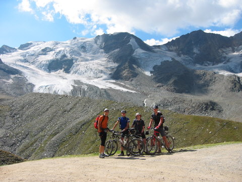 Crew an der Bergstation